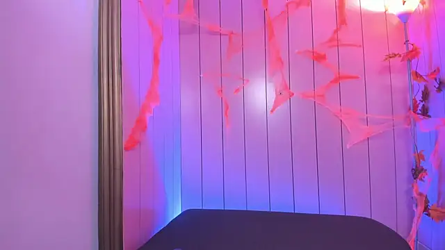 Snapshot of Laurent_Scott_ chatting on October 24, 2025, 12:15 pm Laurent Scott  online show from October 24, 2025, 12:15 pm