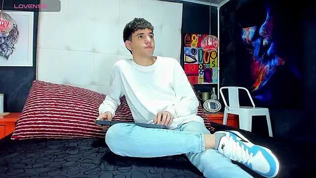 Snapshot of Matteo12_ chatting on September 19, 2025, 4:49 am Matteo12 online show from September 19, 2025, 4:49 am