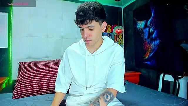 Snapshot of Matteo12_ chatting on September 25, 2025, 4:18 am Matteo12 online show from September 25, 2025, 4:18 am