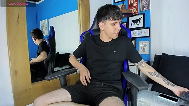 Snapshot of Matteo12_ chatting on September 15, 2025, 5:13 pm Matteo12 online show from September 15, 2025, 5:13 pm