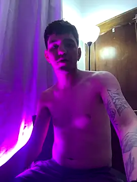 Snapshot of Matteo12_ chatting on October 8, 2025, 6:26 am Matteo12 online show from October 8, 2025, 6:26 am