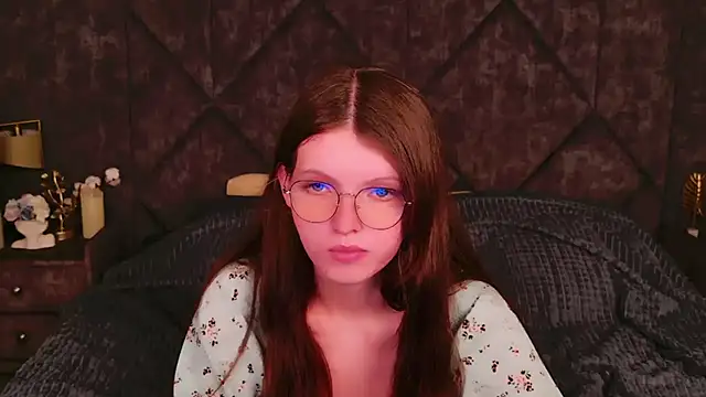 Snapshot of Gaby_Essen chatting on October 3, 2025, 8:43 pm Gaby Essen online show from October 3, 2025, 8:43 pm