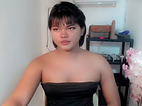 Snapshot of FROXXX21 chatting on June 4, 2026, 8:57 pm FROXXX21 online show from June 4, 2026, 8:57 pm