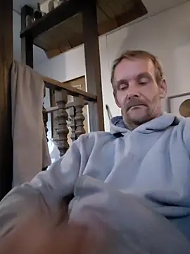 Hungwell1515 online show from February 6, 2026, 12:23 pm