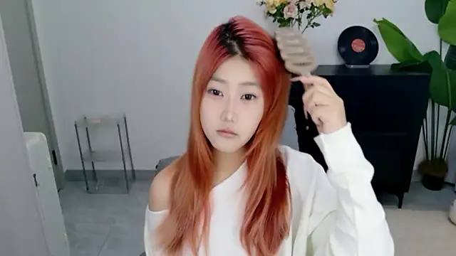 Snapshot of xiaouli chatting on October 18, 2025, 2:35 am xiaouli online show from October 18, 2025, 2:35 am