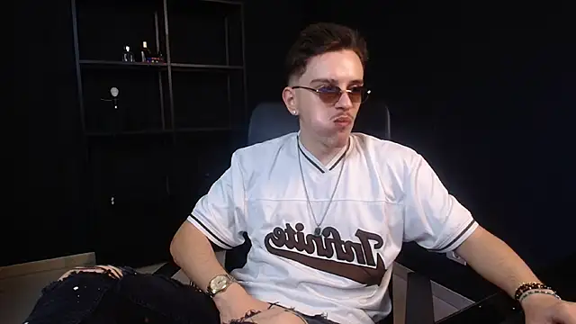 FelixStarkk online show from June 20, 2026, 4:28 am