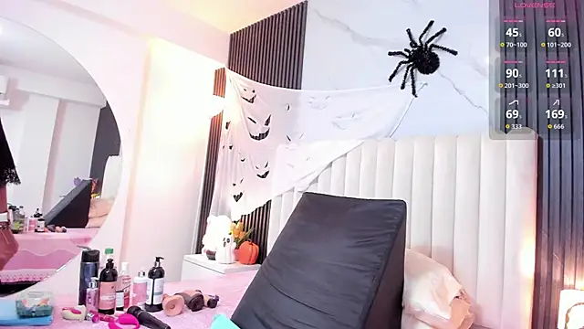 Snapshot of Samantha_Claus chatting on October 15, 2025, 4:00 am Samantha Claus online show from October 15, 2025, 4:00 am