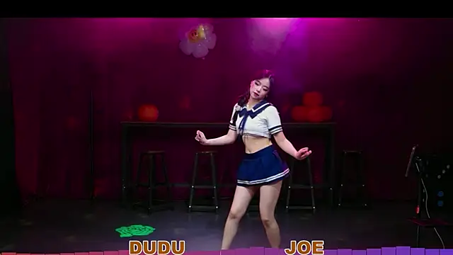 yznt-dudu online show from November 8, 2025, 9:02 am