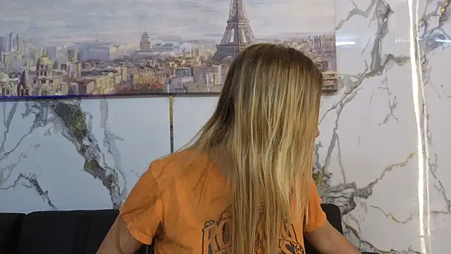 Victoriia Smiths aws online show from October 24, 2025, 3:38 am