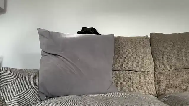 That English Rose  online show from March 27, 2026, 7:28 am