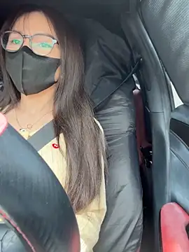 Snapshot of Linh_2004 chatting on October 9, 2025, 5:41 am Linh 2004 online show from October 9, 2025, 5:41 am