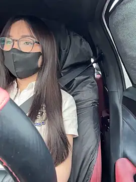 Snapshot of Linh_2004 chatting on September 22, 2025, 5:35 am Linh 2004 online show from September 22, 2025, 5:35 am