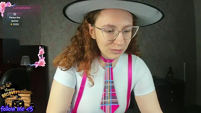 Snapshot of ellie_coy_ chatting on October 27, 2025, 7:42 am ellie coy  online show from October 27, 2025, 7:42 am