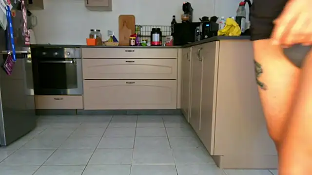 Snapshot of BRIANSILK77 chatting on October 21, 2025, 8:03 am BRIANSILK77 online show from October 21, 2025, 8:03 am