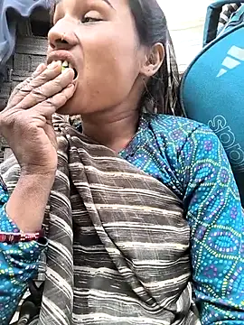 Hot raaani online show from December 16, 2025, 10:30 am