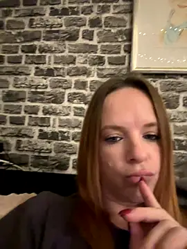 Snapshot of SexyMilf_37 chatting on October 12, 2025, 4:30 pm SexyMilf 37 online show from October 12, 2025, 4:30 pm