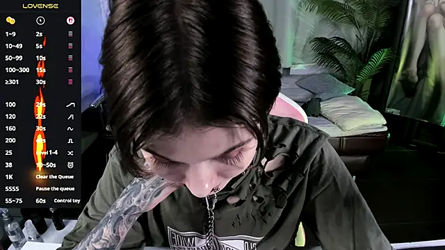 MiraVelle online show from September 21, 2025, 8:03 pm