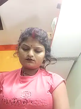 Hot mirchjii online show from November 5, 2025, 6:00 pm