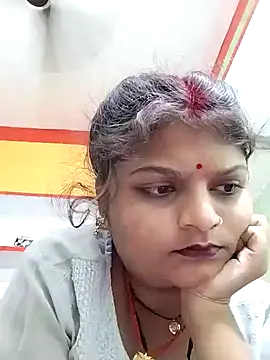 Hot mirchjii online show from October 16, 2025, 3:20 pm