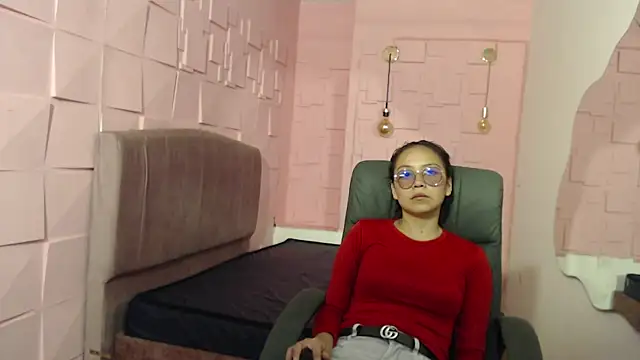 katalina07 1 online show from September 21, 2025, 5:29 pm