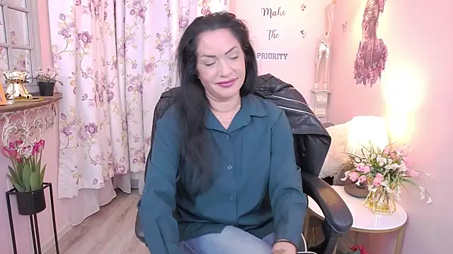 MyLovOne online show from November 17, 2025, 10:52 am