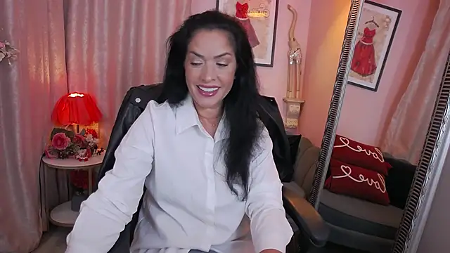 Snapshot of MyLovOne chatting on September 29, 2025, 9:38 am MyLovOne online show from September 29, 2025, 9:38 am