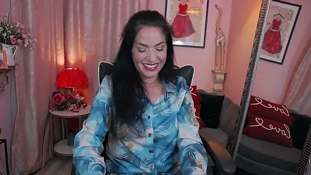 Snapshot of MyLovOne chatting on October 3, 2025, 11:01 am MyLovOne online show from October 3, 2025, 11:01 am