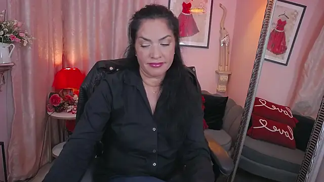 Snapshot of MyLovOne chatting on October 13, 2025, 9:00 am MyLovOne online show from October 13, 2025, 9:00 am