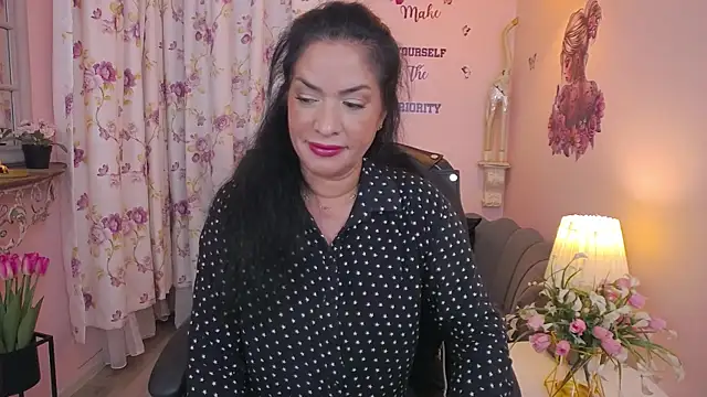 Snapshot of MyLovOne chatting on October 16, 2025, 9:28 am MyLovOne online show from October 16, 2025, 9:28 am