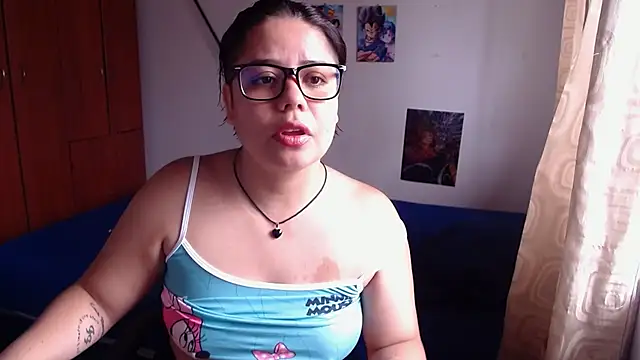 Snapshot of saenz_eymi chatting on October 8, 2025, 3:35 pm saenz eymi online show from October 8, 2025, 3:35 pm