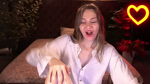 Snapshot of DiamondGoldie chatting on June 12, 2026, 7:11 pm DiamondGoldie online show from June 12, 2026, 7:11 pm