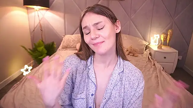 DiamondGoldie online show from November 15, 2025, 7:45 am