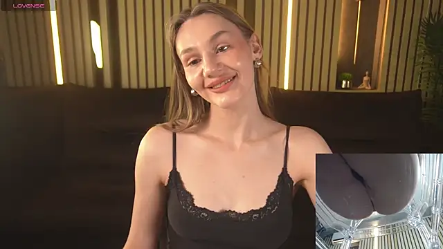 Snapshot of DiamondGoldie chatting on July 16, 2026, 12:57 pm DiamondGoldie online show from July 16, 2026, 12:57 pm