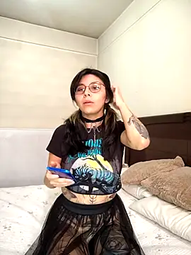 Snapshot of katrina_aghata chatting on October 6, 2025, 1:34 pm katrina aghata online show from October 6, 2025, 1:34 pm