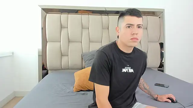 Enzo issis online show from September 19, 2025, 6:34 pm