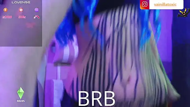 Snapshot of vainilla_doll chatting on October 1, 2025, 11:08 pm vainilla doll online show from October 1, 2025, 11:08 pm