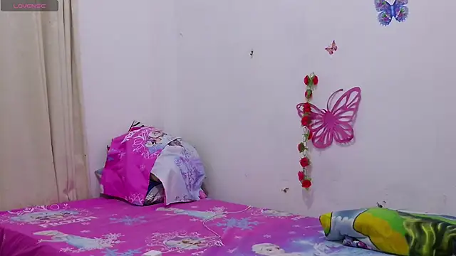 Snapshot of vainilla_doll chatting on October 21, 2025, 10:31 pm vainilla doll online show from October 21, 2025, 10:31 pm