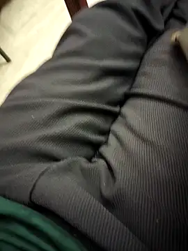 Yourslovingdick online show from September 18, 2025, 10:13 pm