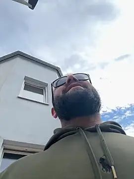 german turk online show from September 20, 2025, 10:09 am