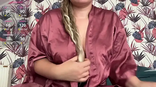 Snapshot of SerbCouple chatting on October 1, 2025, 7:24 am SerbCouple online show from October 1, 2025, 7:24 am