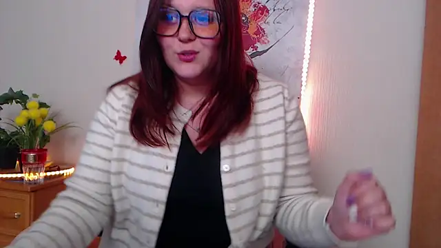 Alisawoods  online show from May 31, 2026, 12:33 pm