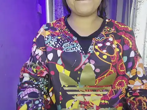 Snapshot of Naina_007 chatting on November 17, 2025, 9:13 am Naina 007 online show from November 17, 2025, 9:13 am