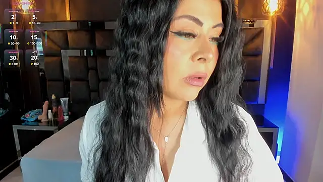 Snapshot of Aniajoness_ chatting on September 19, 2025, 4:27 am Aniajoness  online show from September 19, 2025, 4:27 am