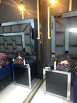 Aniajoness  online show from November 22, 2025, 4:11 am