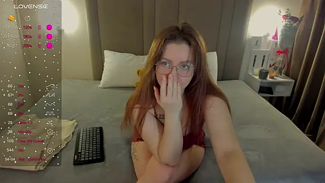 Snapshot of MikaBloom chatting on February 16, 2026, 2:10 am MikaBloom online show from February 16, 2026, 2:10 am