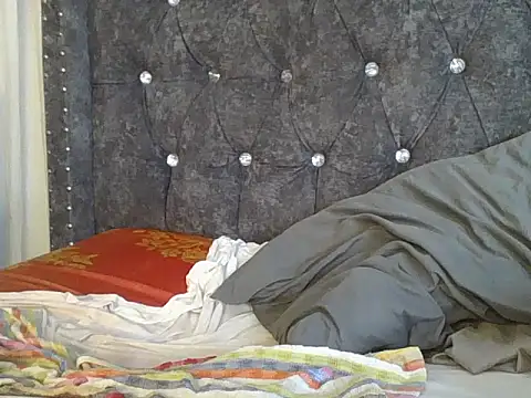 Snapshot of Linah97 chatting on September 19, 2025, 7:07 pm Linah97 online show from September 19, 2025, 7:07 pm