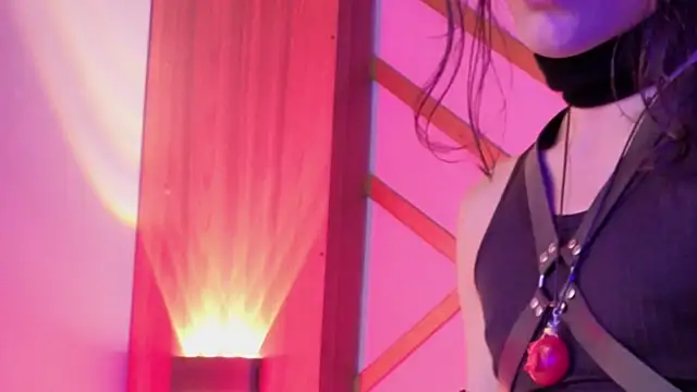 Snapshot of devils_cry chatting on September 20, 2025, 3:44 am devils cry online show from September 20, 2025, 3:44 am