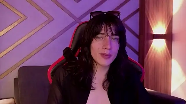 Snapshot of devils_cry chatting on October 16, 2025, 3:48 am devils cry online show from October 16, 2025, 3:48 am