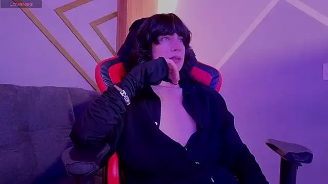 Snapshot of devils_cry chatting on October 4, 2025, 4:14 am devils cry online show from October 4, 2025, 4:14 am