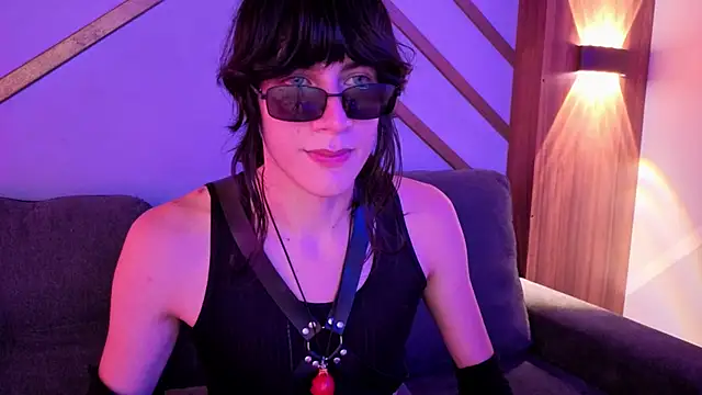 Snapshot of devils_cry chatting on September 24, 2025, 3:46 am devils cry online show from September 24, 2025, 3:46 am